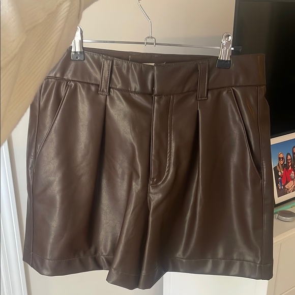 Abercrombie Brown Vegan Leather Women's Shorts - Picture 1 of 3